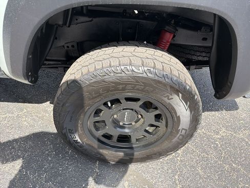 Used 2021 Toyota Tacoma TRD Pro AWD/4WD image 12