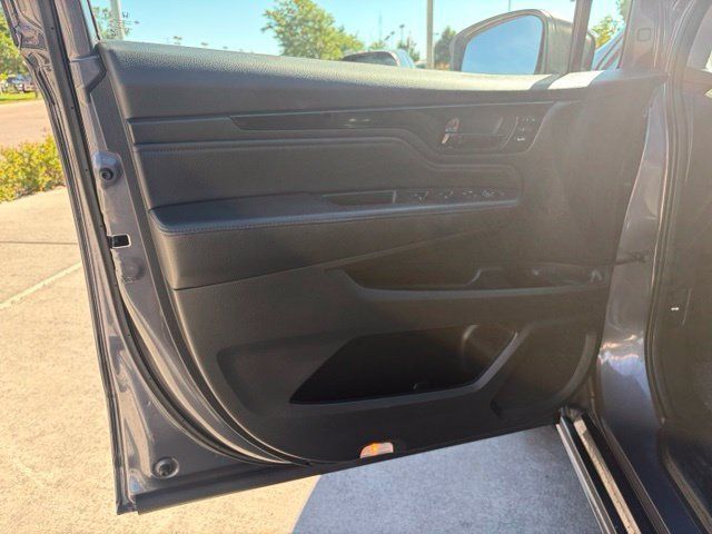 Used 2023 Honda Odyssey Touring image 12