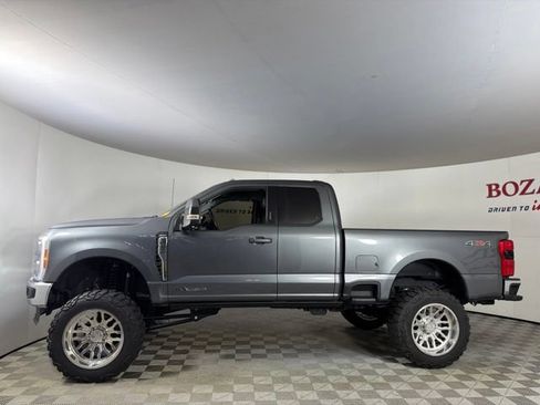 Used 2023 Ford F350 Lariat AWD/4WD image 5