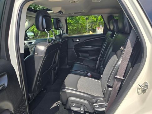 Used 2019 Dodge Journey Crossroad w/ Nav & Sun Group FWD image 13