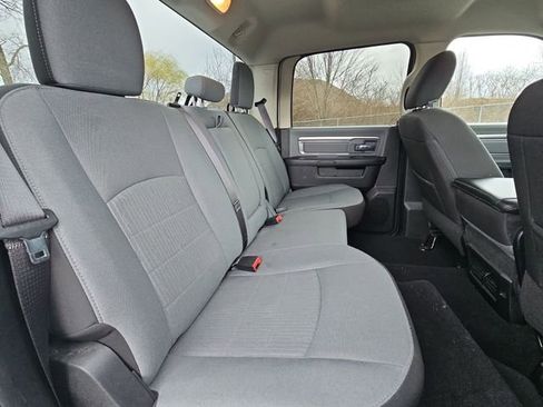 Used 2022 RAM 1500 Classic SLT image 25