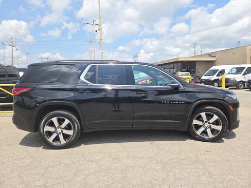 Used 2023 Chevrolet Traverse LT w/ LT Premium Package AWD/4WD image 17