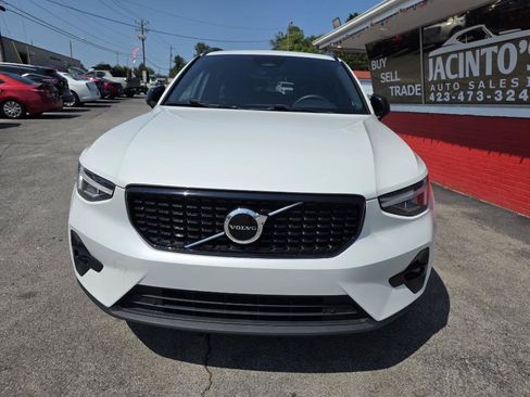 Used 2023 Volvo XC40 B5 Plus AWD/4WD image 5