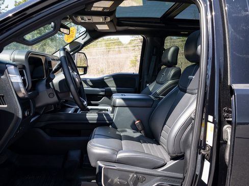 Used 2025 Ford F450 Platinum w/ FX4 Off-Road Package AWD/4WD image 24