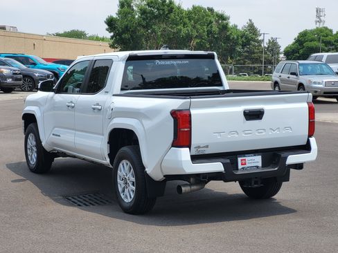 Certified 2024 Toyota Tacoma SR5 AWD/4WD image 3