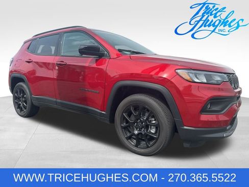 Used 2025 Jeep Compass Latitude w/ Sun & Sound Group AWD/4WD image 1