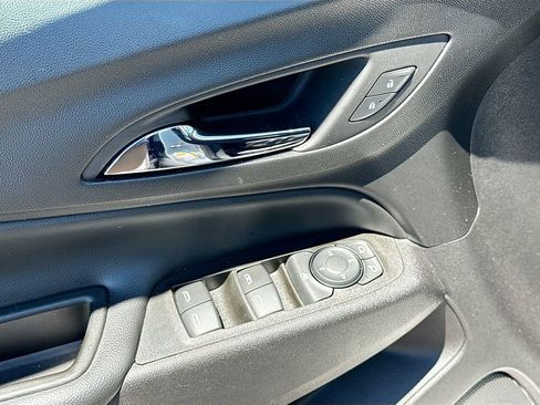 Used 2022 Chevrolet Equinox LT FWD image 19