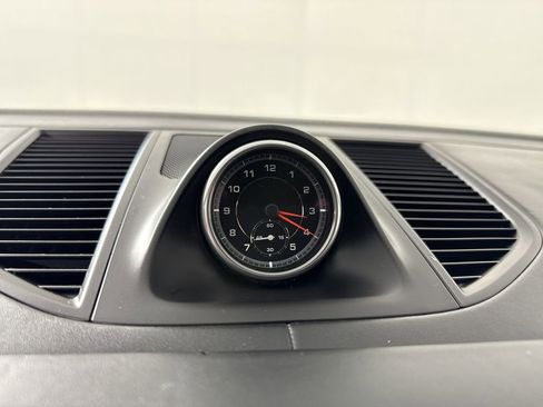 Certified 2018 Porsche Macan AWD/4WD image 27