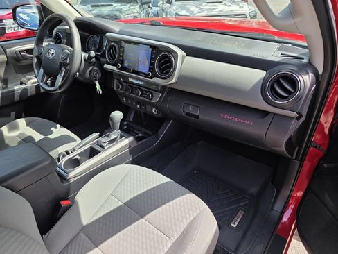 Used 2021 Toyota Tacoma SR5 AWD/4WD image 10