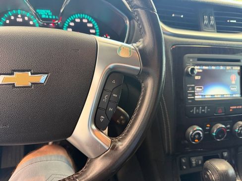 Used 2017 Chevrolet Traverse LT w/ Style and Technology Package FWD image 23