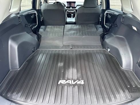 Used 2024 Toyota RAV4 XLE w/ Convenience Package FWD image 33
