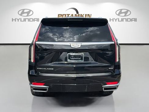 Used 2021 Cadillac Escalade Premium Luxury w/ LPO, Illumination Package RWD image 6