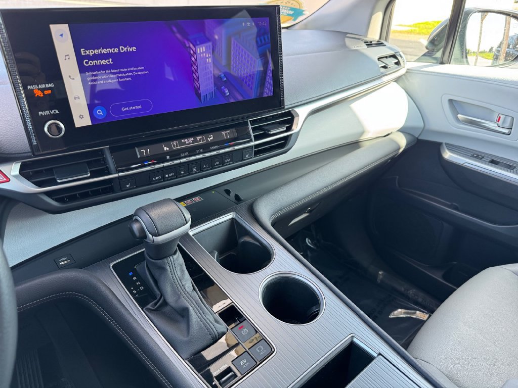 Certified 2025 Toyota Sienna XLE AWD/4WD image 30
