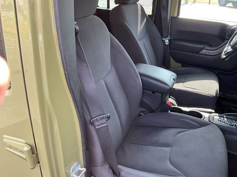 Used 2013 Jeep Wrangler Unlimited Sport image 16