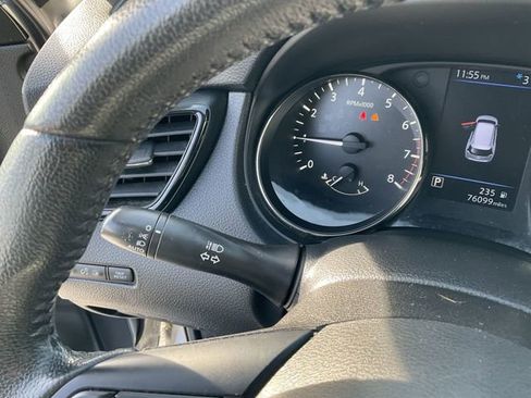 Used 2019 Nissan Rogue SV image 21