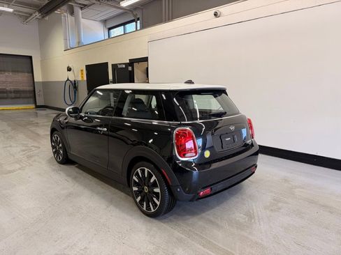 Certified 2024 MINI Cooper SE image 3