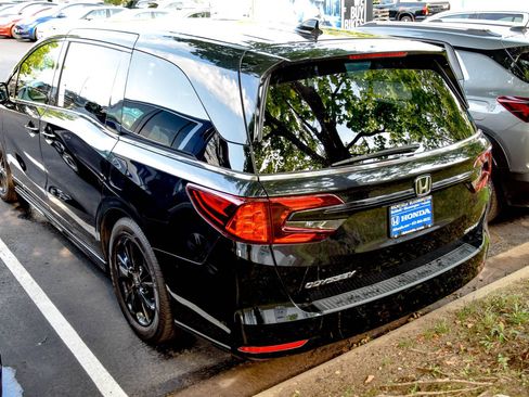 Used 2023 Honda Odyssey Sport image 18