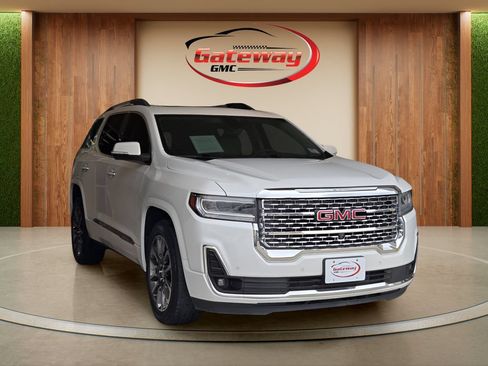 Used 2020 GMC Acadia Denali w/ Technology Package FWD image 3