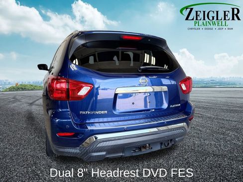 Used 2017 Nissan Pathfinder Platinum w/ Family Entertainment Package FWD image 4