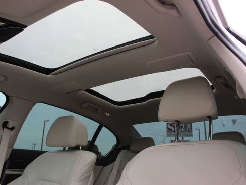 Used 2022 BMW 740i xDrive AWD/4WD image 35