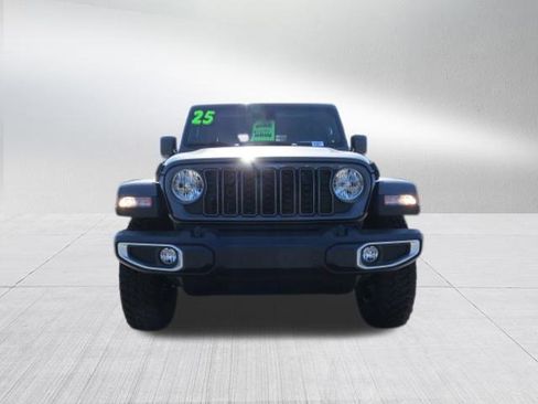 New 2025 Jeep Gladiator Sport image 7