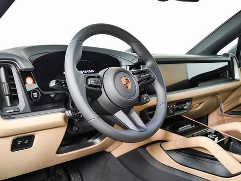New 2026 Porsche Cayenne Coupe AWD/4WD image 4