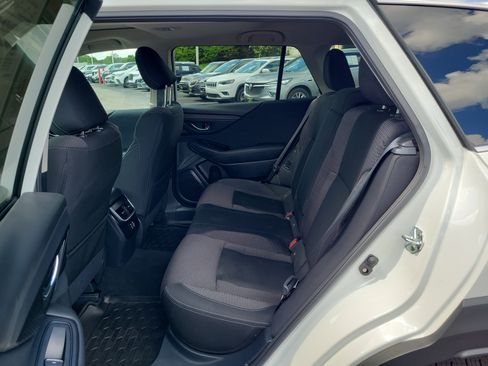 Used 2024 Subaru Outback Premium AWD/4WD image 12