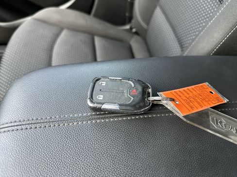 Used 2023 GMC Terrain SLE w/ Elevation Edition FWD image 26