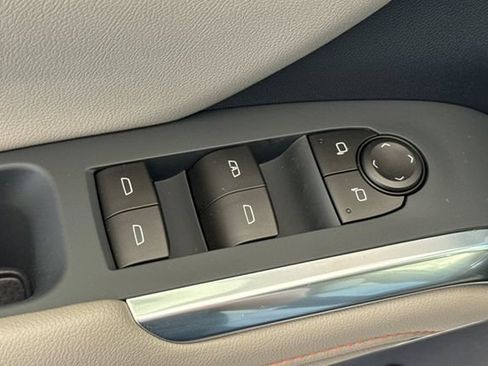 New 2026 Chevrolet Traverse LT w/ Driver Confidence Package FWD image 18