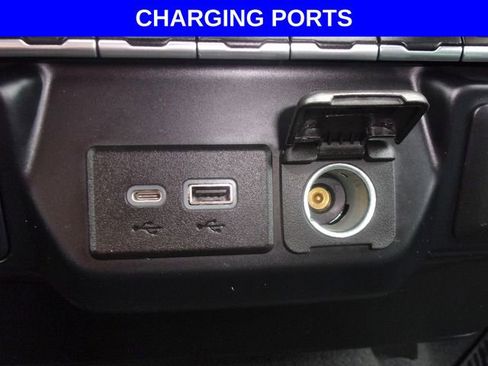 Used 2022 Chevrolet Silverado 3500 LT w/ Convenience Package AWD/4WD image 8