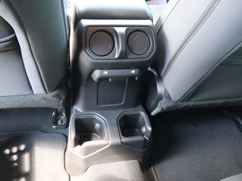 Used 2025 Jeep Wrangler Unlimited Sport AWD/4WD image 22