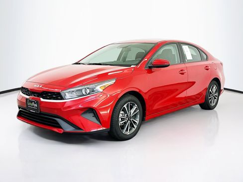 Used 2024 Kia Forte LXS image 3