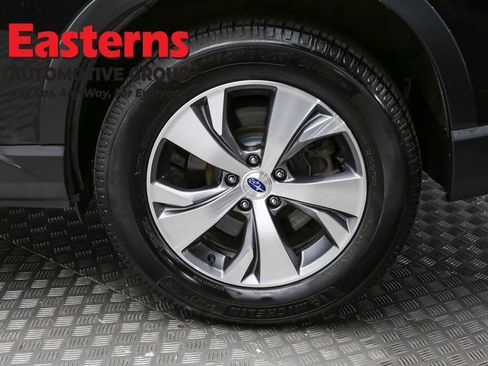 Used 2024 Subaru Ascent Premium w/ Convenience Package image 8