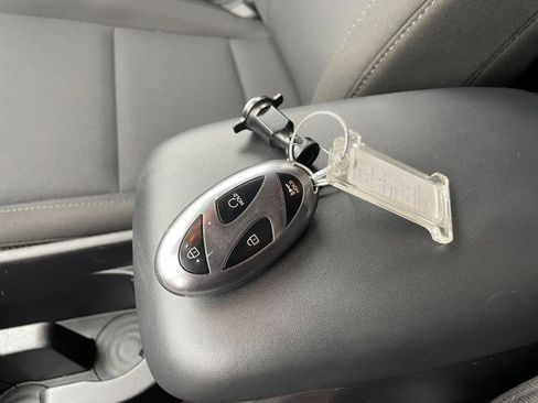 Used 2025 Hyundai Kona SEL image 18