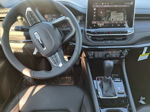 New 2026 Jeep Compass Latitude image 20