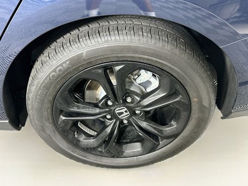 Used 2025 Honda Accord SE image 11