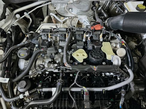 Used 2025 Volkswagen Atlas SE image 34