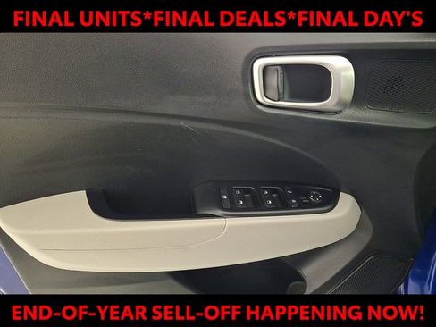 Certified 2024 Hyundai Venue SEL image 14