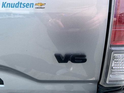 Used 2023 Toyota Tacoma TRD Off-Road w/ TRD Premium Off Road Package image 10