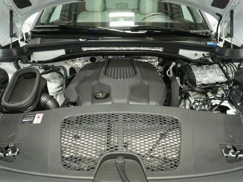 New 2026 Porsche Macan image 30