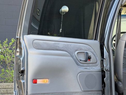 Used 1999 Chevrolet Suburban 2WD w/ Preferred Equipment Group 3 image 30