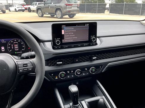 Used 2025 Honda Accord SE image 7