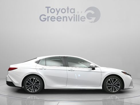 Used 2025 Toyota Camry XLE w/ Premium Plus Package FWD image 17