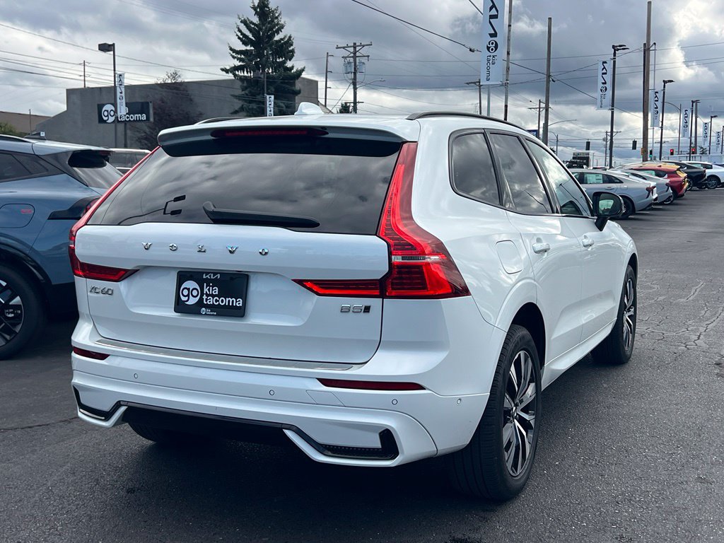 Used 2023 Volvo XC60 B5 Plus AWD/4WD image 5