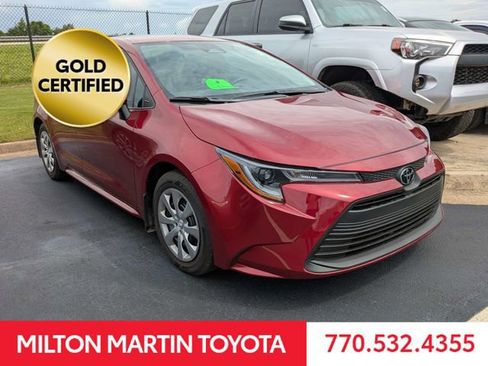 Used 2025 Toyota Corolla LE FWD image 2