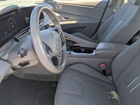 Used 2023 Hyundai Elantra SEL w/ Convenience Package image 22