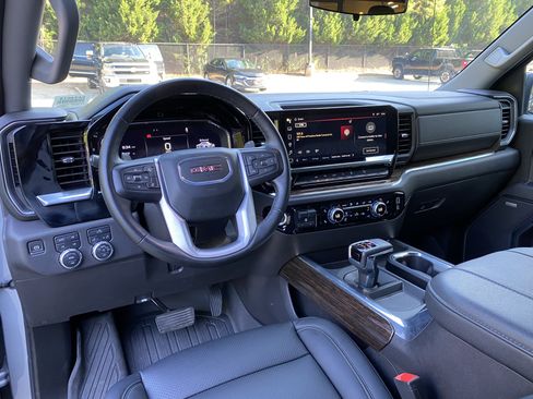 Used 2024 GMC Sierra 1500 Elevation w/ Preferred Package AWD/4WD image 36