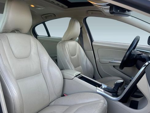 Used 2013 Volvo S60 T5 image 32