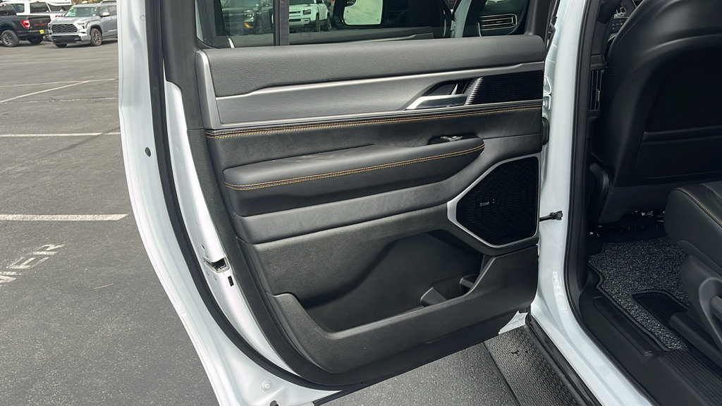 New 2026 Jeep Grand Wagoneer L 4WD image 19