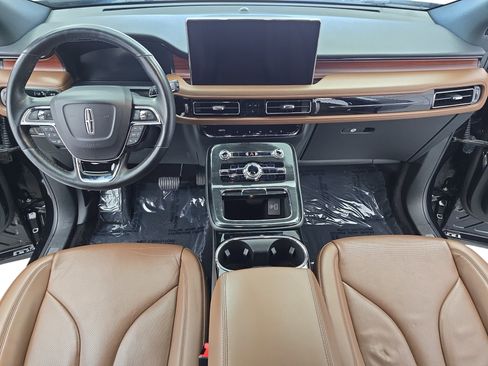 Used 2023 Lincoln Nautilus Reserve image 9